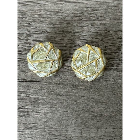 Cute Vintage Gold Tone/ Marble Enamel Monet Post Earrings - Picture 2 of 3